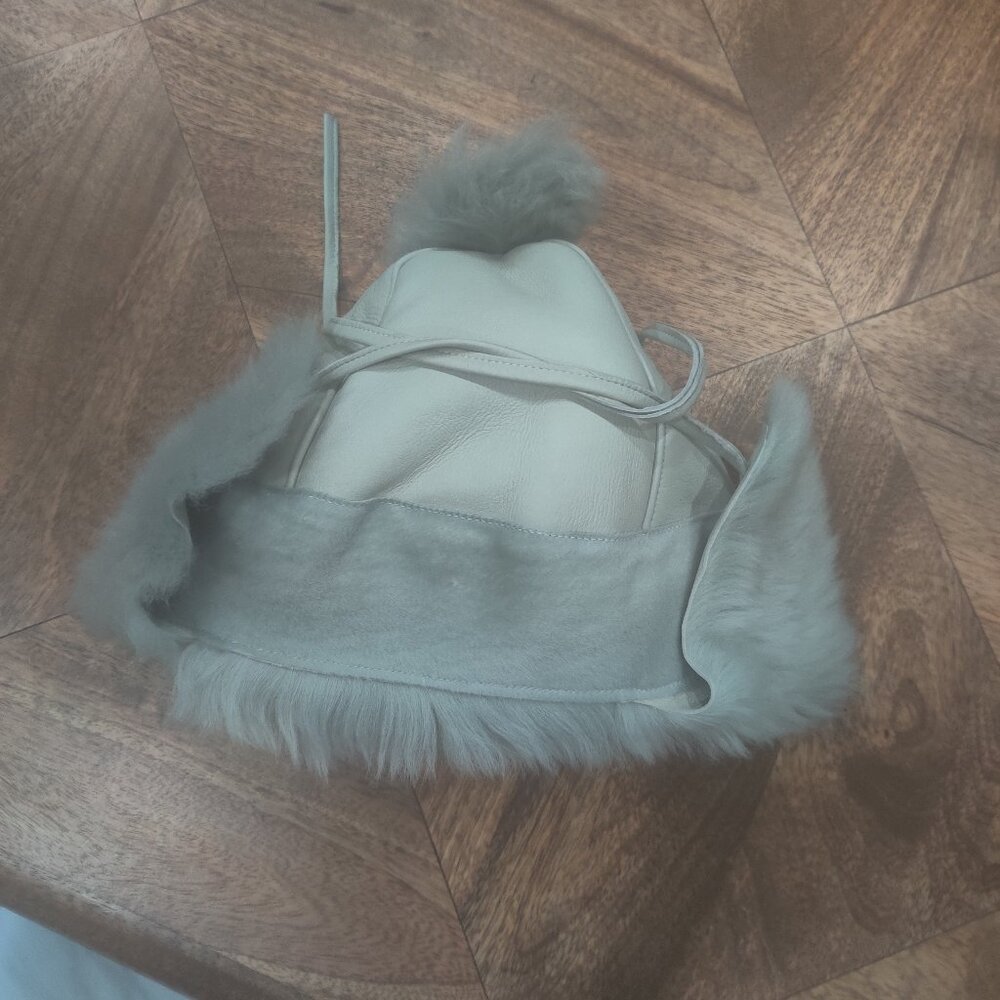 KARL DONOGHUE Toscana Shearling Trapper Hat One Size Pom Pom  New $466.00